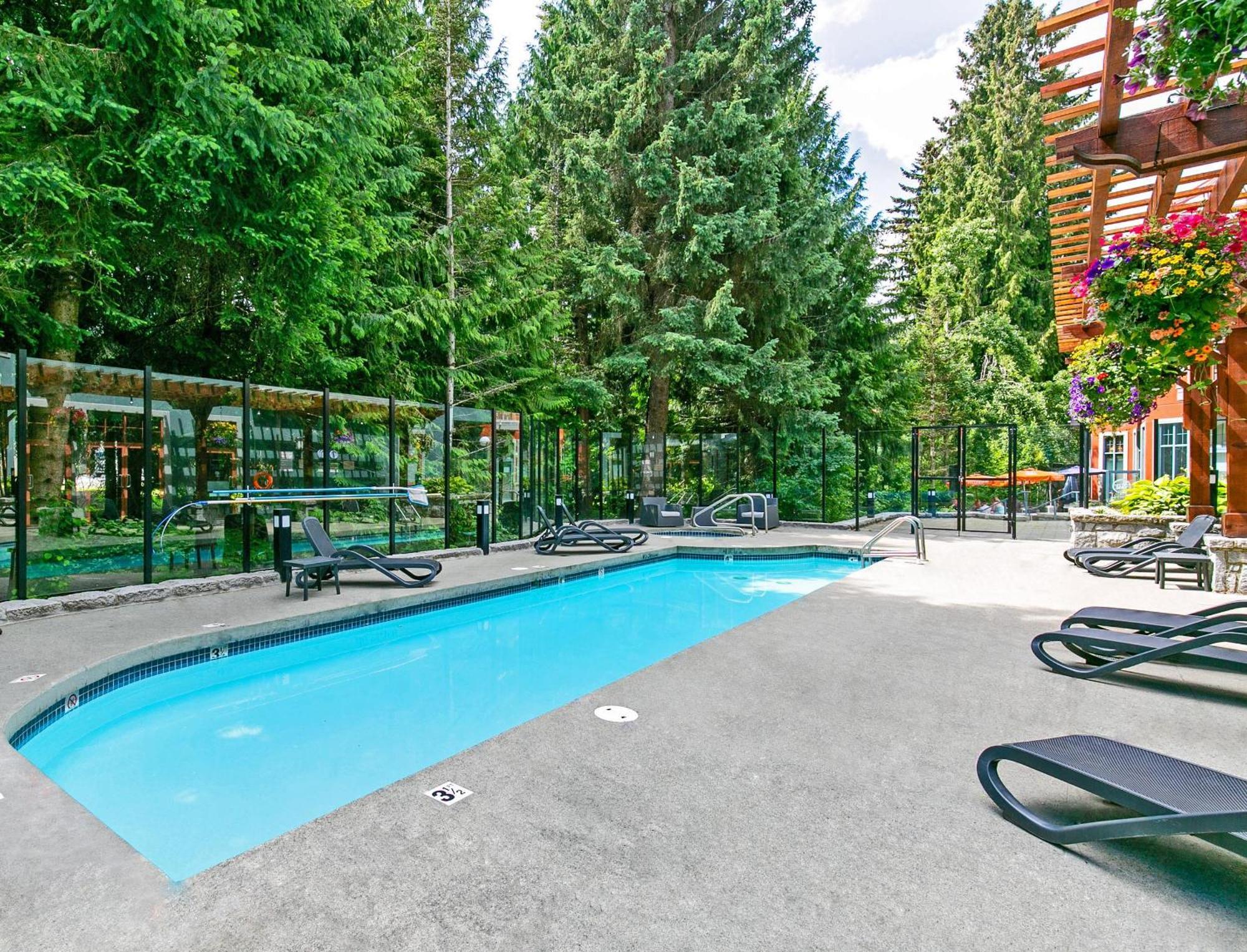 Alpenglow Lodge Bear Wonder One Bedroom By Mva Whistler Exterior photo