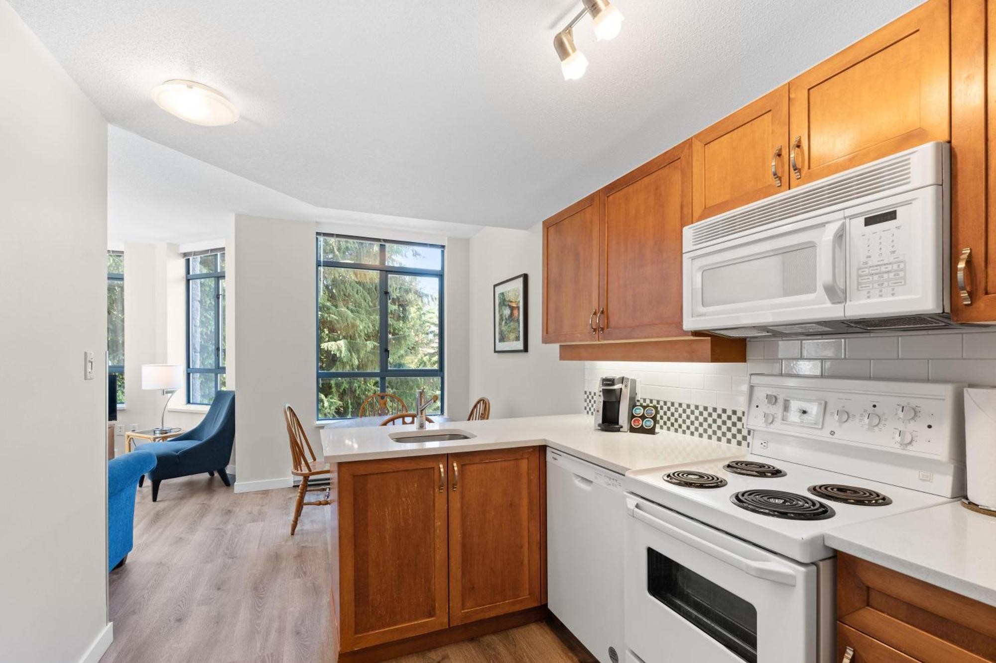 Alpenglow Lodge Bear Wonder One Bedroom By Mva Whistler Exterior photo